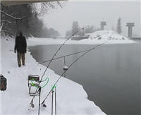 Видео "Рыбалка с Пашком" - Зима. Москва-река. Голавль (1 выпуск)