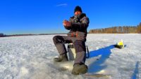 Рыбалка со льда на чертика и мормышку — Рыбалка с дедом Маркелычем