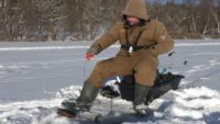 Ловля густеры со льда на течении — Рыбалка 62